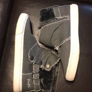 Cute, cute, cute size 8 women blowfish grey canvas and fur high top sneakers.